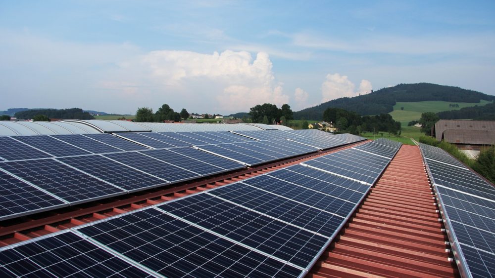 Rénovation énergétique : pensez aux panneaux solaires